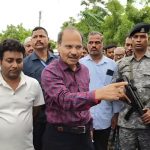 কান্দির হিজলে বন্যাদুর্গত এলাকা পরিদর্শনে অধীর চৌধুরী