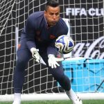 ব্রাজিলিয়ান গোলরক্ষক ফ্যাবিও ১,৩৯১টি ম্যাচ খেলে রেকর্ড গড়লেন