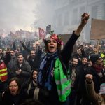 নেপালের পর উত্তাল ফ্রান্স  লাখো জনতা রাস্তায়, গ্রেফতার ৩০০