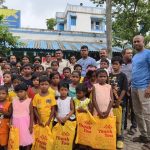 শারদ উৎসবে দুস্থদের পাশে চাপড়া থানা