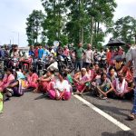 মুখ্যমন্ত্রী ফিরতেই ডুয়ার্সে তিন বাগানে তালা, দিশেহারা শ্রমিক পরিবার