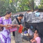 বন্যাদুর্গতদের পাশে মানবিকতার হাত, ধূপগুড়িতে বৃহন্নলাদের অনন্য উদ্যোগ