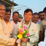 প্রতিমন্ত্রীর দাবির পরিপ্রেক্ষিতে হরিশ্চন্দ্রপুর স্টেশন সংলগ্ন এলাকা পরিদর্শনে কাটিহার ডিআরএম