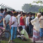 কাঁটাতারের বেড়া দেওয়ায় চাষের জমি হারানোর আশঙ্কা, সাগরপাড়া সীমান্তে গ্রামবাসীদের বিক্ষোভ বিএসএফ এর বিরুদ্ধে