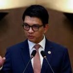 গণবিক্ষোভে দেশ ছাড়লেন মাদাগাস্কারের প্রেসিডেন্ট