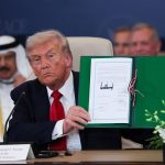 ট্রাম্পের শান্তি উদ্যোগ: ইতিহাসের পুনরাবৃত্তি নাকি নতুন সম্ভাবনা?