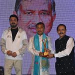 তারকায় উদ্ভাসিত সন্ধ্যায় ‘বেস্ট অফ বেঙ্গল’ ও ‘স্বাস্থ্য বন্ধু’ সম্মান প্রদান