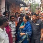 এস আই আর আতঙ্কে উলুবেড়িয়ায় মৃতের পরিবারের পাশে সাংসদ সাজদা আহমেদ