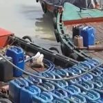 ট্রলার থেকে ক্রমাগত চুরি হয়ে যাচ্ছে ডিজেল, মাছ