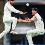 ইংরেজদের হারিয়ে দ্বিতীয় টেস্টেও অনায়স জয় অস্ট্রেলিয়ার,ব্যাটে-বলে নায়ক স্টার্ক