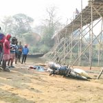 পাকা সেতুর অভাবে প্রাণহানি: শালী নদীর বাঁশের সাঁকো থেকে পড়ে মৃত্যু যুবকের