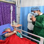 রামপুরহাট মেডিকেলে সোনালি খাতুনকে দেখতে অভিষেক বন্দ্যোপাধ্যায়