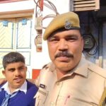 আবারও পুলিশের মানবিক মুখ, মাধ্যমিক পরীক্ষার্থীর পাশে সুকুমার 