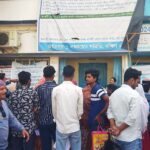নতুন ভোটার তালিকায় নাম তুলতে বহড়ু বিডিও অফিসে উপচে পড়া ভিড়